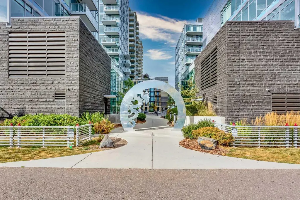 138 Waterfront Court SW Calgary AB T2P 1L1