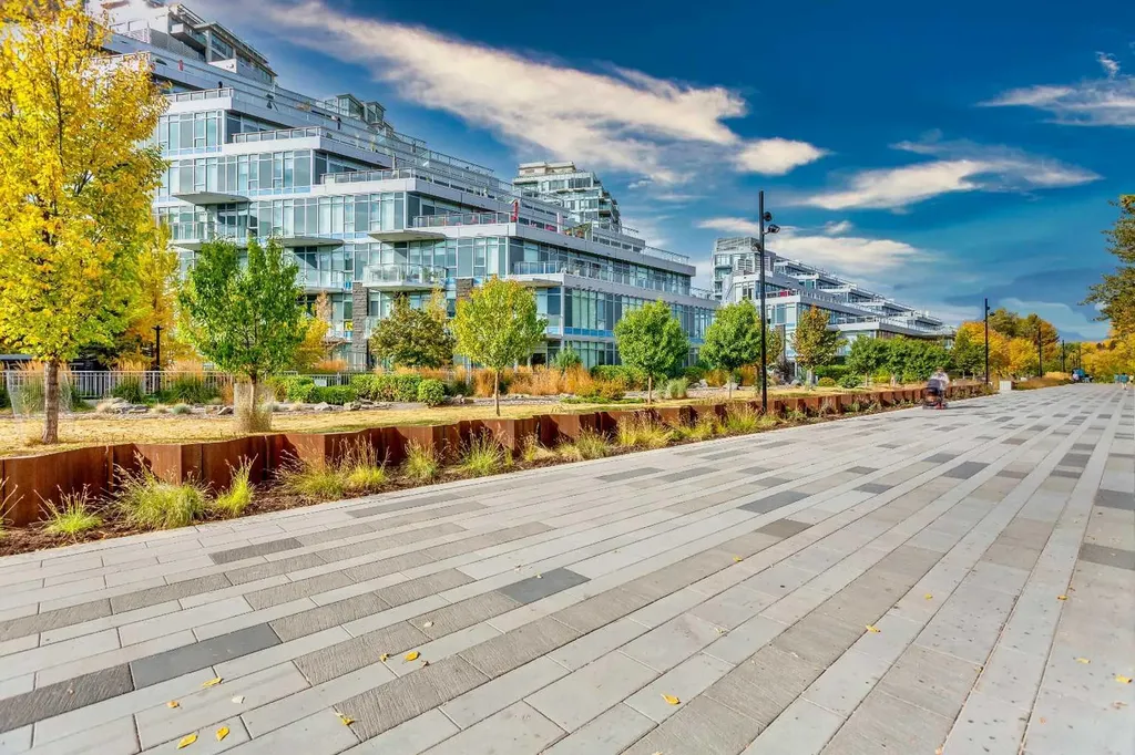 138 Waterfront Court SW Calgary AB T2P 1L1
