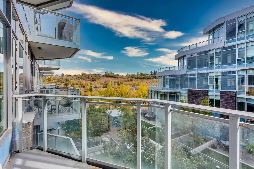 138 Waterfront Court SW Calgary AB T2P 1L1