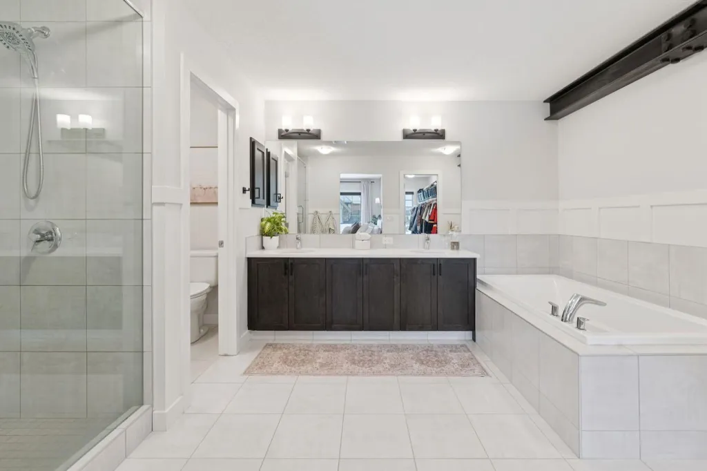 206 Riviera View Cochrane AB T4C 0Z1