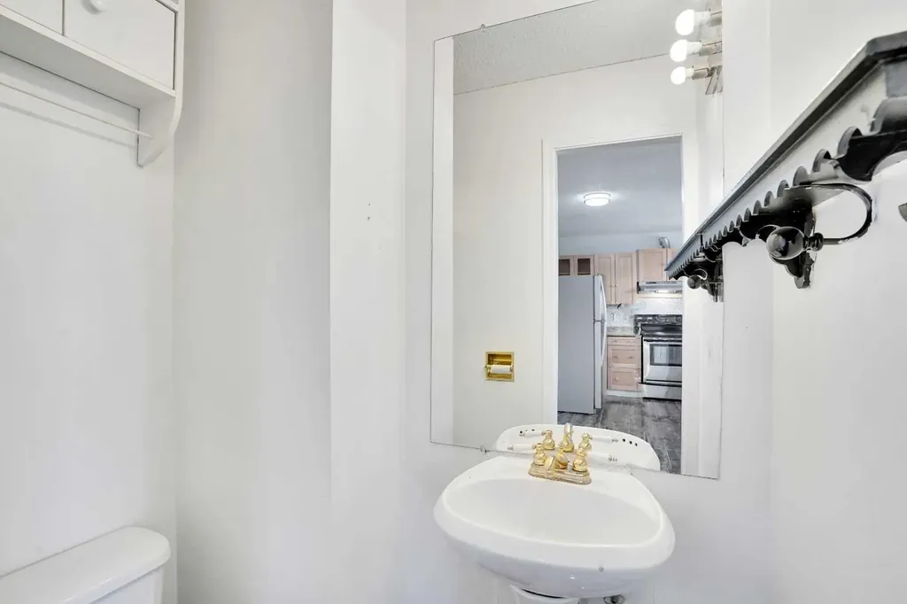 26 Falmead Bay NE Calgary AB T3j 1H2