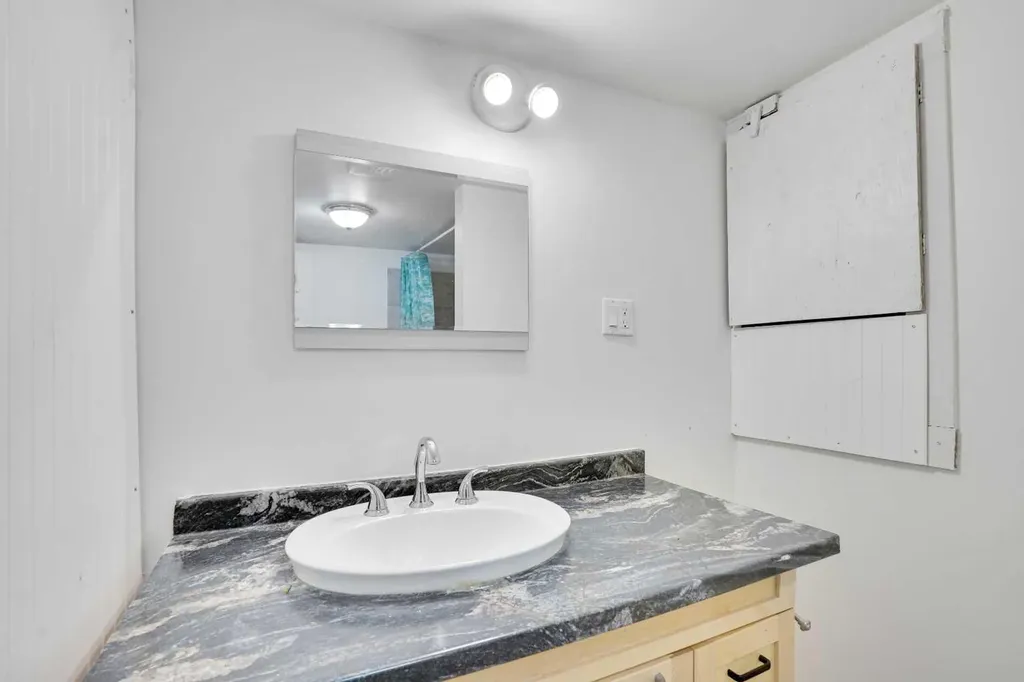 26 Falmead Bay NE Calgary AB T3j 1H2