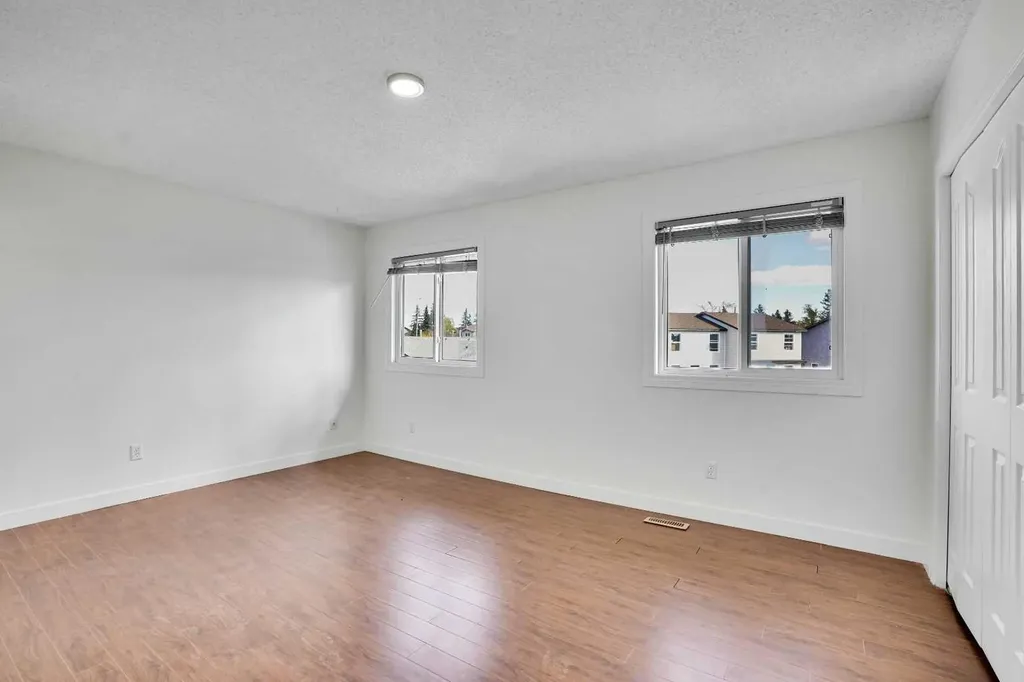 26 Falmead Bay NE Calgary AB T3j 1H2