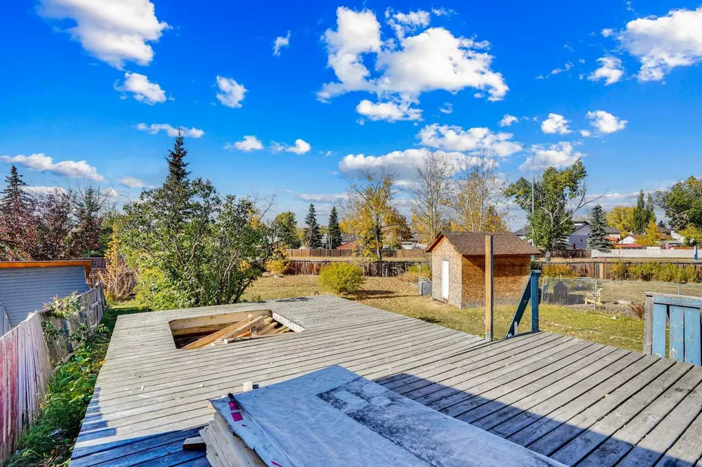 26 Falmead Bay NE Calgary AB T3j 1H2