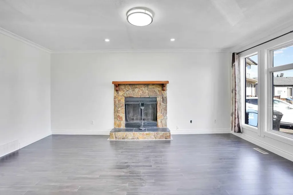 26 Falmead Bay NE Calgary AB T3j 1H2