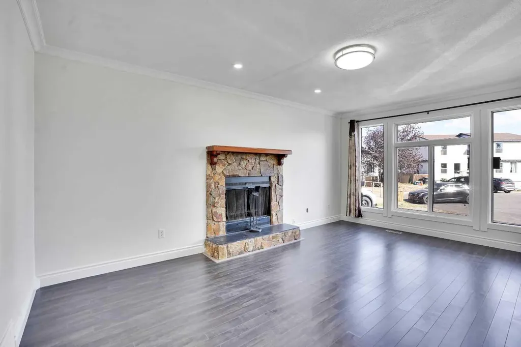 26 Falmead Bay NE Calgary AB T3j 1H2