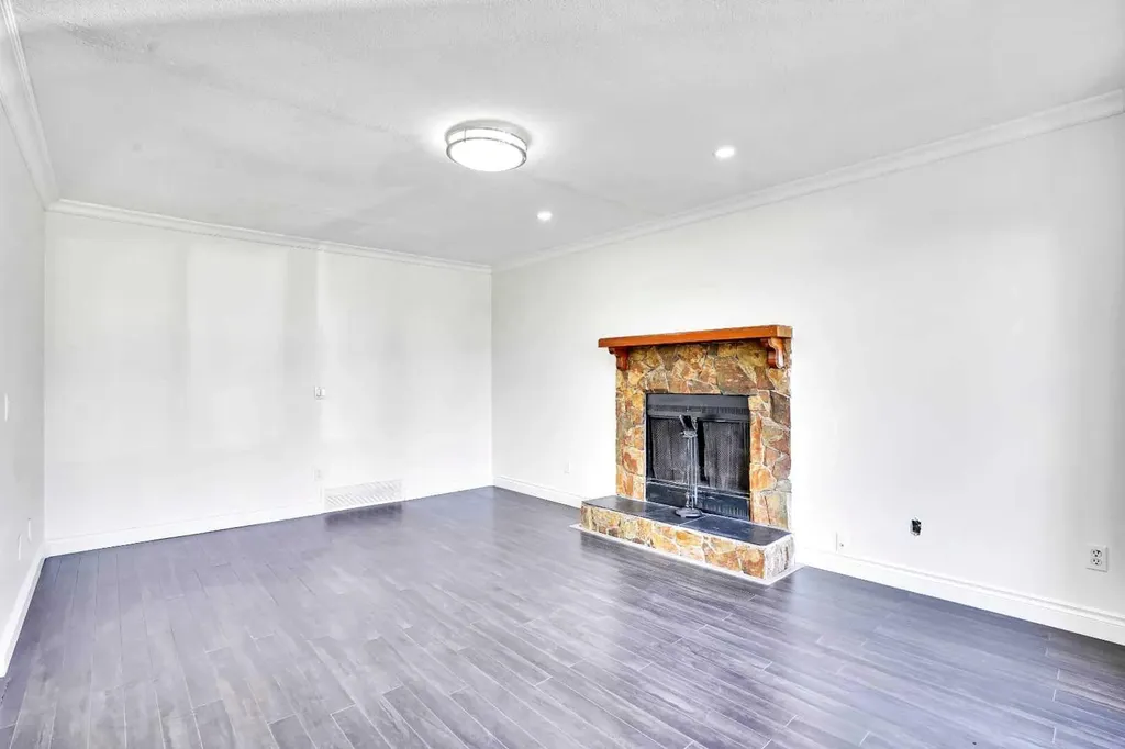 26 Falmead Bay NE Calgary AB T3j 1H2
