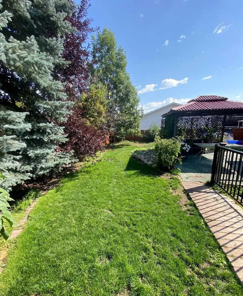 5508 49 Avenue Alix AB T0C 0B0