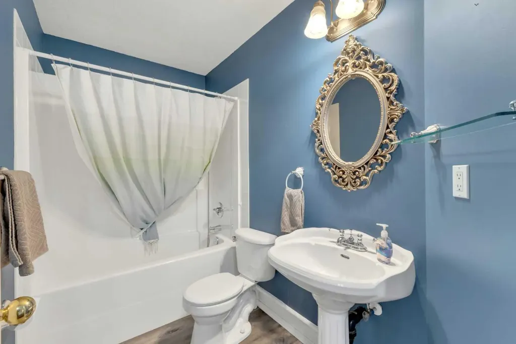 5508 49 Avenue Alix AB T0C 0B0