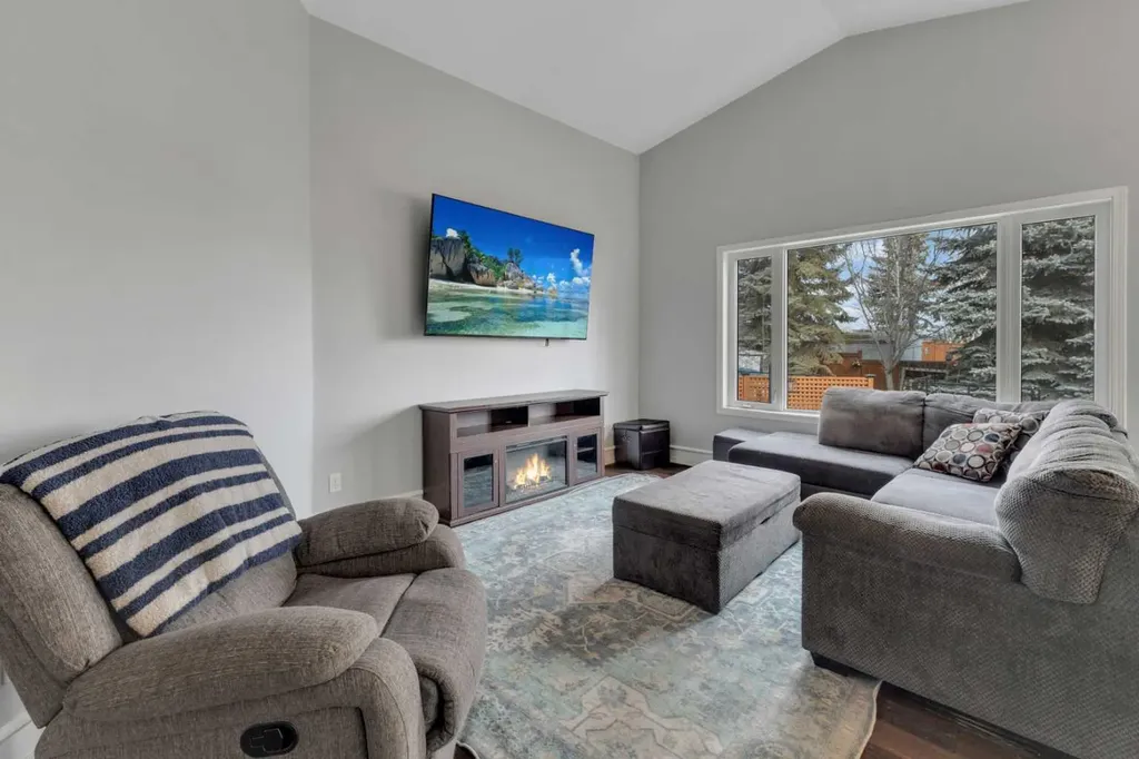 5508 49 Avenue Alix AB T0C 0B0