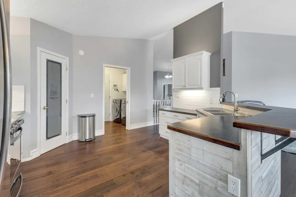 5508 49 Avenue Alix AB T0C 0B0