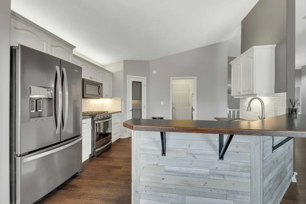 5508 49 Avenue Alix AB T0C 0B0