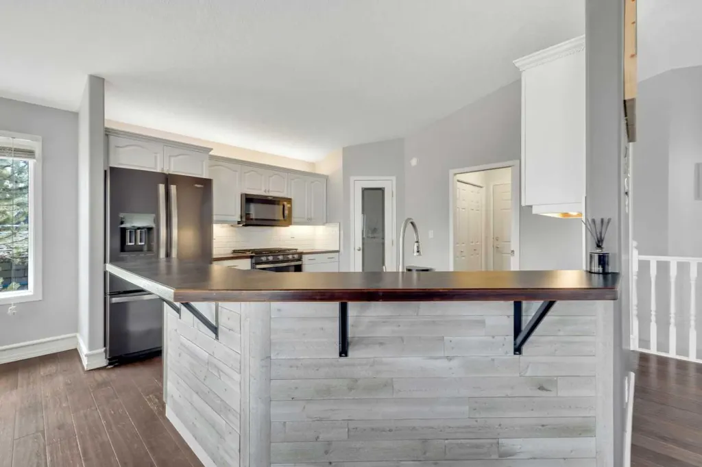 5508 49 Avenue Alix AB T0C 0B0