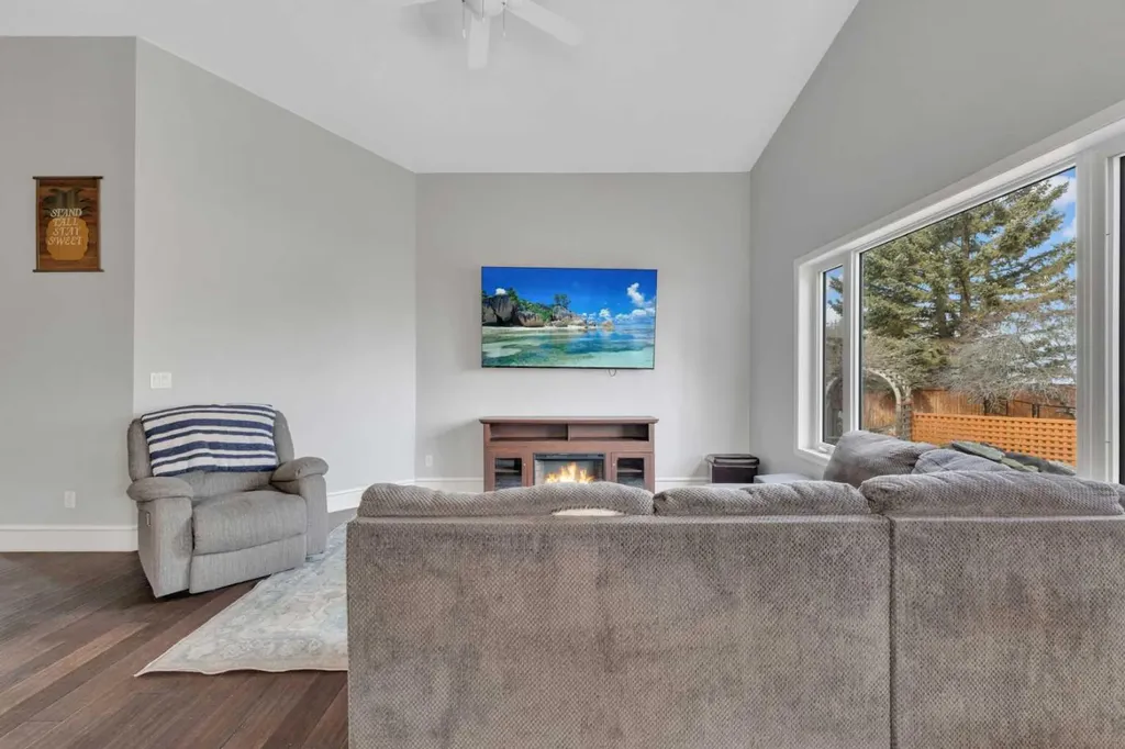 5508 49 Avenue Alix AB T0C 0B0