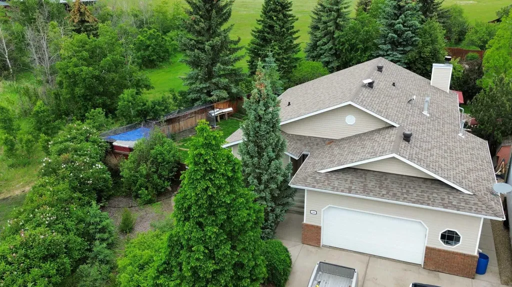 5508 49 Avenue Alix AB T0C 0B0