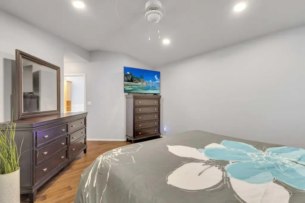 5508 49 Avenue Alix AB T0C 0B0