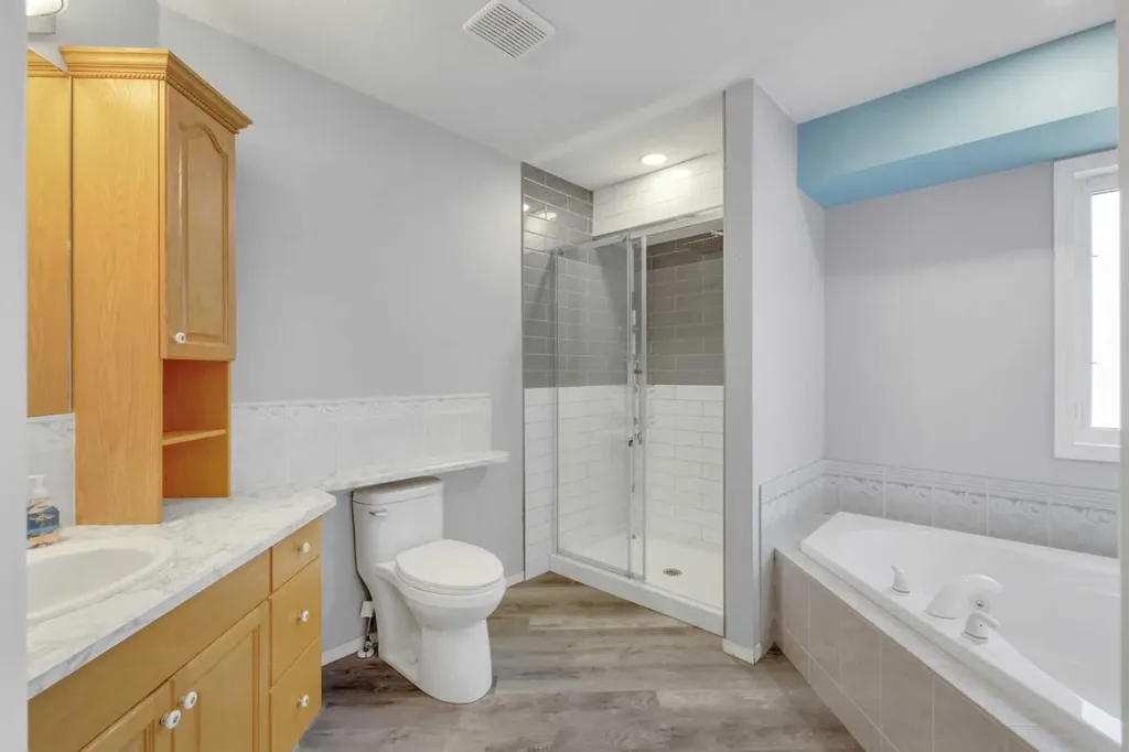 5508 49 Avenue Alix AB T0C 0B0