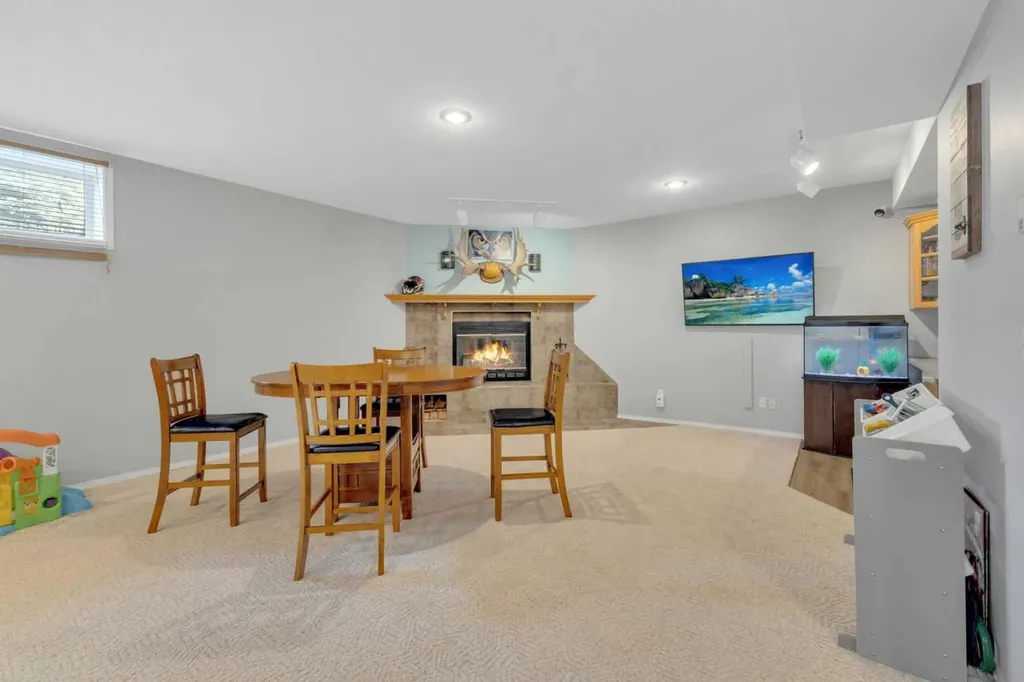 5508 49 Avenue Alix AB T0C 0B0