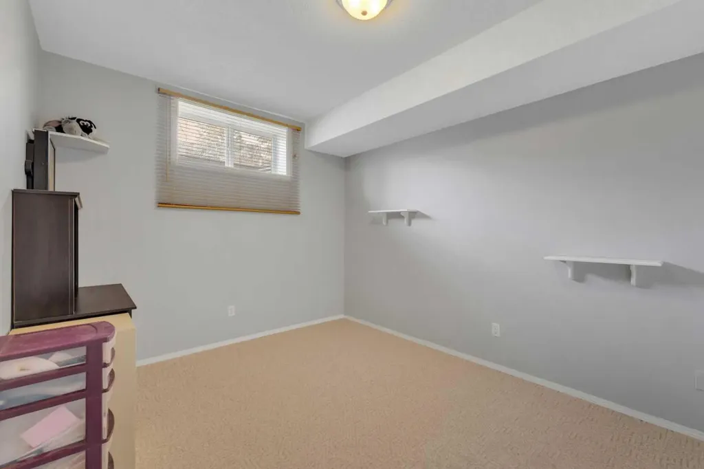 5508 49 Avenue Alix AB T0C 0B0