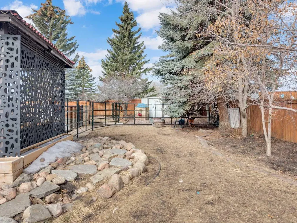 5508 49 Avenue Alix AB T0C 0B0