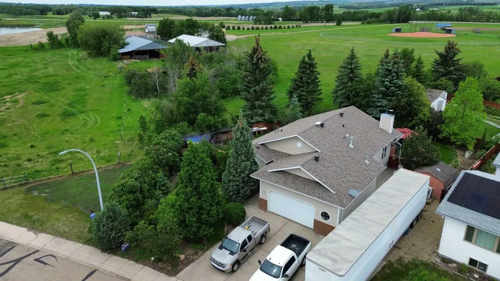 5508 49 Avenue Alix AB T0C 0B0