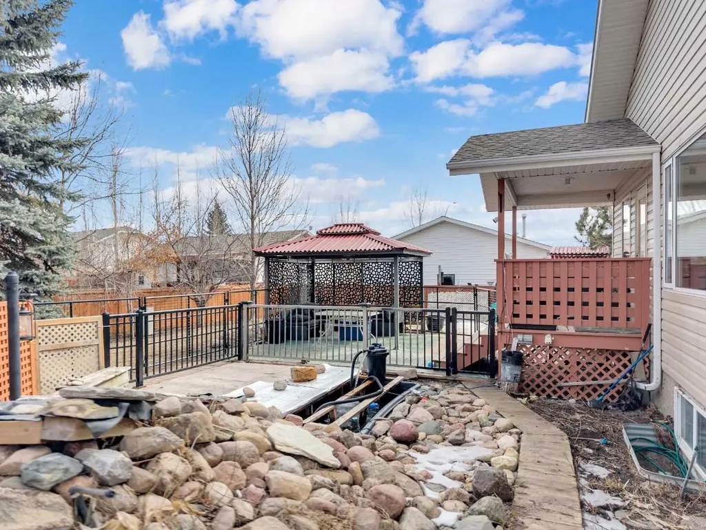 5508 49 Avenue Alix AB T0C 0B0
