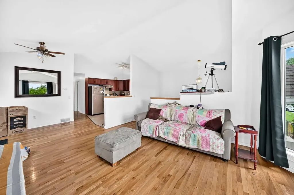 208 Erin Meadow Green SE Calgary AB T2B 3G3