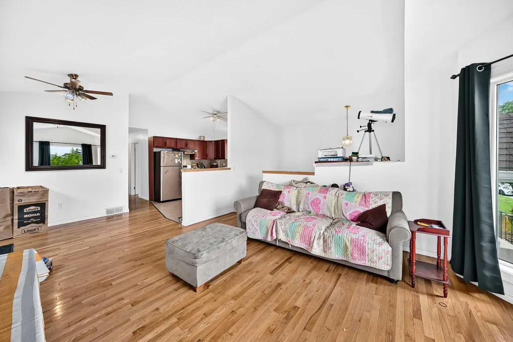 208 Erin Meadow Green SE Calgary AB T2B 3G3