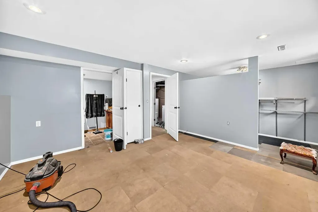 208 Erin Meadow Green SE Calgary AB T2B 3G3