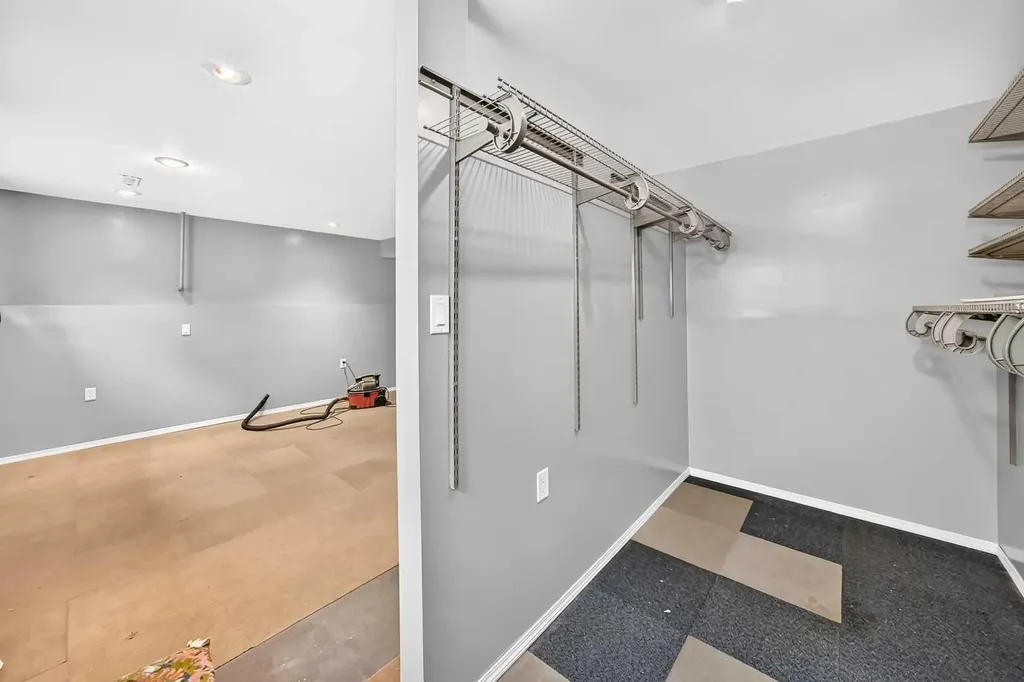 208 Erin Meadow Green SE Calgary AB T2B 3G3