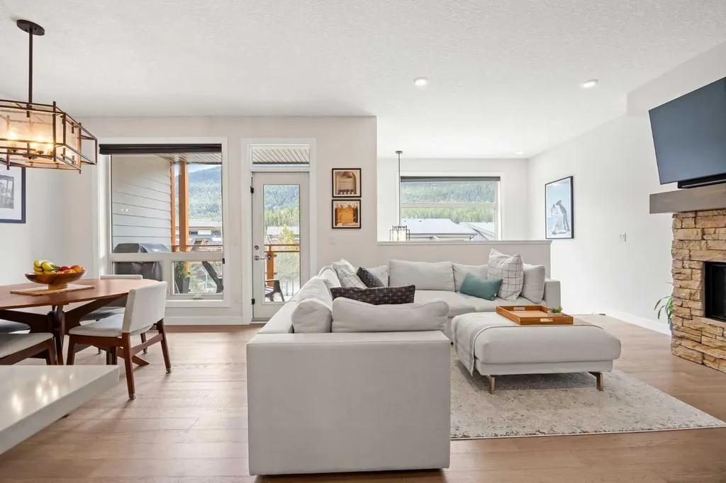 102 Stewart Creek Rise Canmore AB T1W 0K6