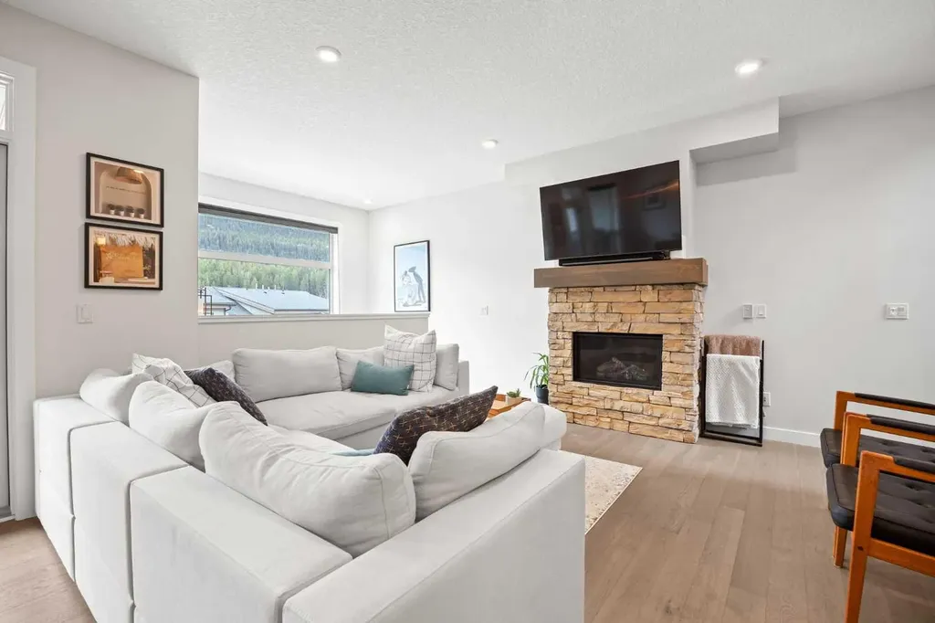 102 Stewart Creek Rise Canmore AB T1W 0K6