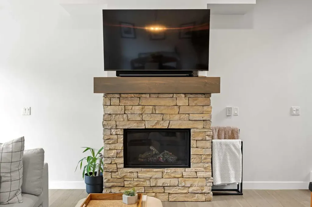 102 Stewart Creek Rise Canmore AB T1W 0K6