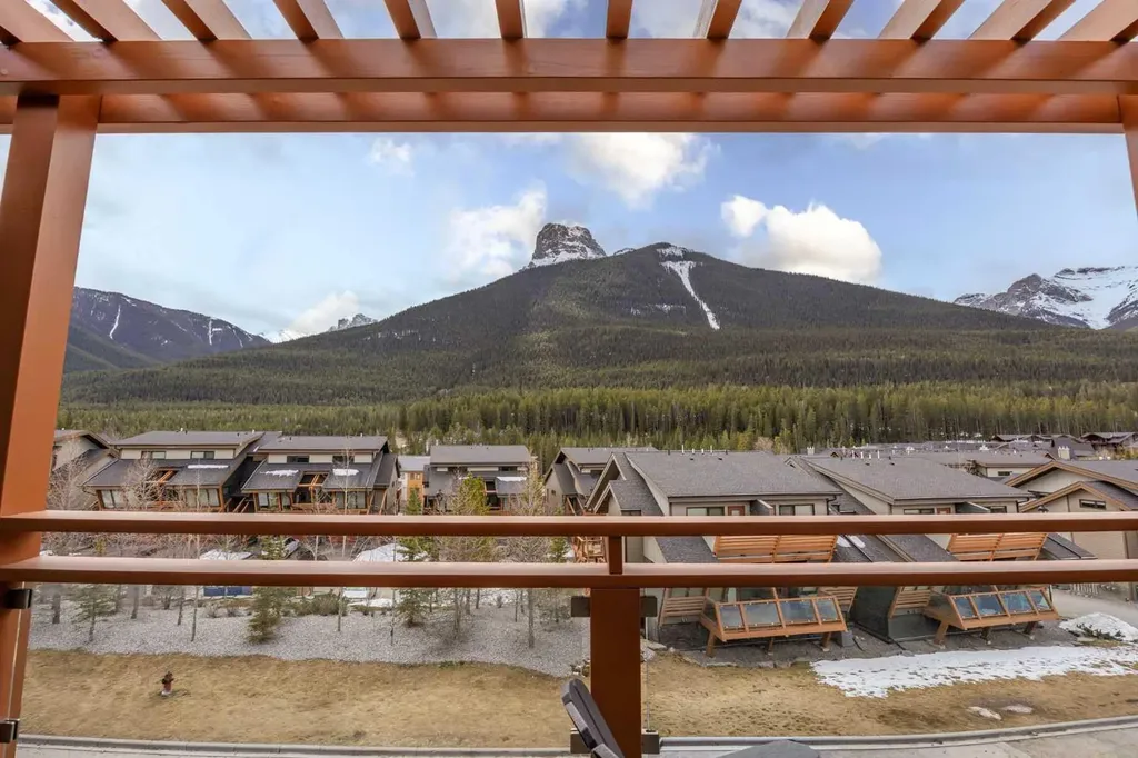 102 Stewart Creek Rise Canmore AB T1W 0K6
