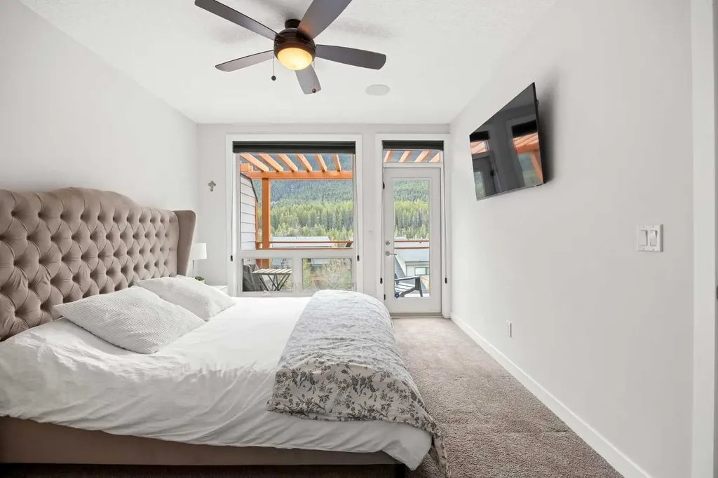 102 Stewart Creek Rise Canmore AB T1W 0K6