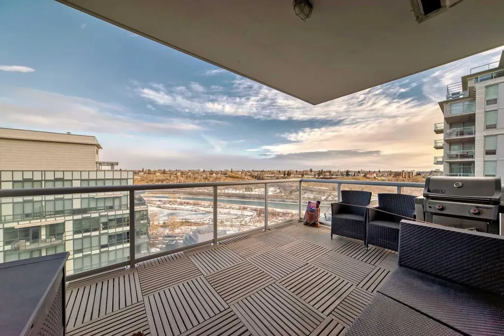 222 Riverfront Avenue SW Calgary AB T2P 0W3