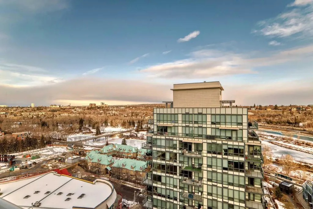 222 Riverfront Avenue SW Calgary AB T2P 0W3