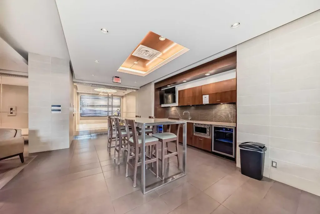 222 Riverfront Avenue SW Calgary AB T2P 0W3