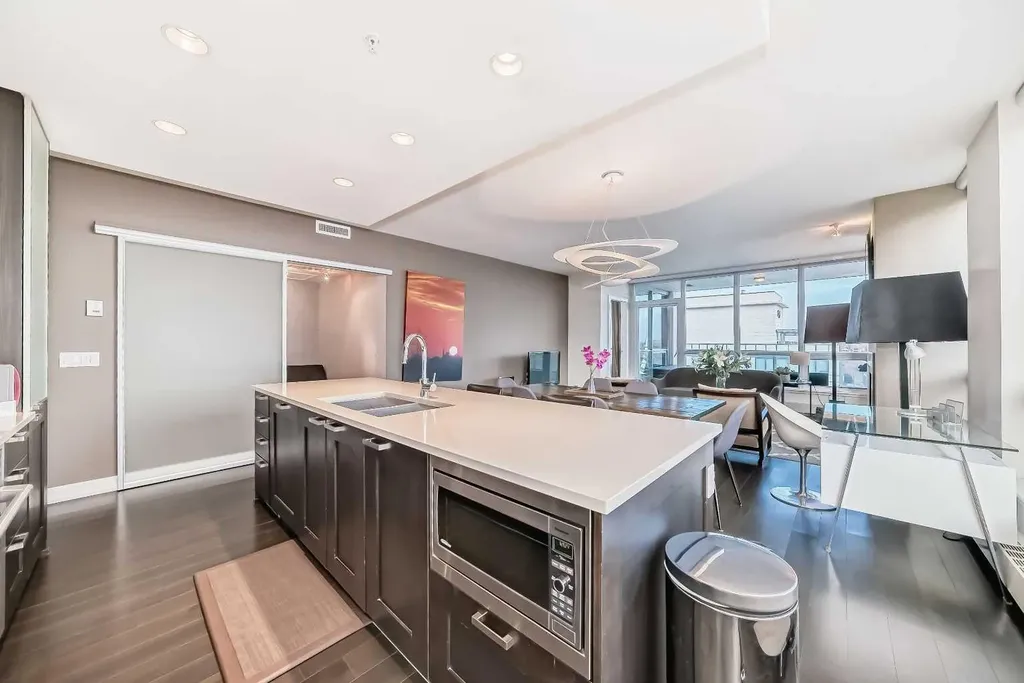 222 Riverfront Avenue SW Calgary AB T2P 0W3