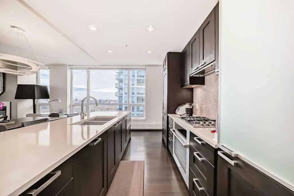 222 Riverfront Avenue SW Calgary AB T2P 0W3