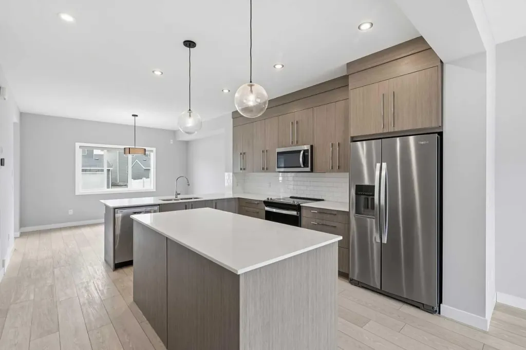 592 Dawson Drive Chestermere AB T1X 2X1