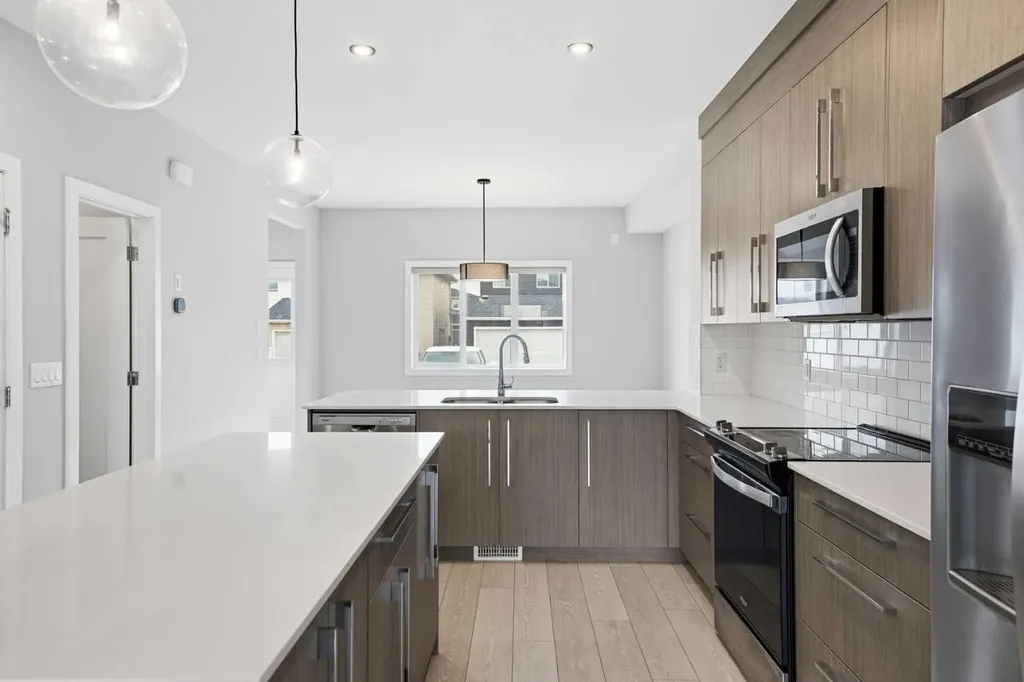 592 Dawson Drive Chestermere AB T1X 2X1