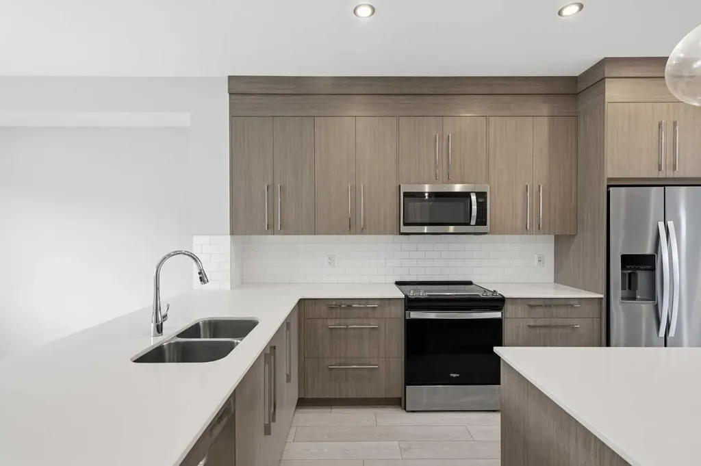 592 Dawson Drive Chestermere AB T1X 2X1