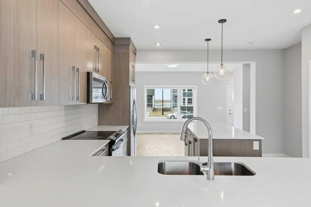 592 Dawson Drive Chestermere AB T1X 2X1