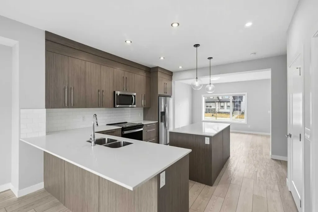 592 Dawson Drive Chestermere AB T1X 2X1