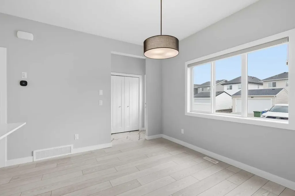 592 Dawson Drive Chestermere AB T1X 2X1