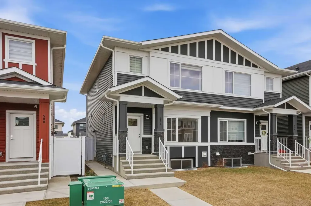 592 Dawson Drive Chestermere AB T1X 2X1