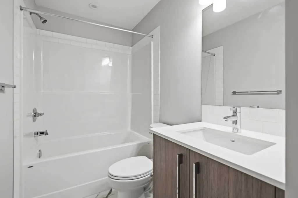 592 Dawson Drive Chestermere AB T1X 2X1