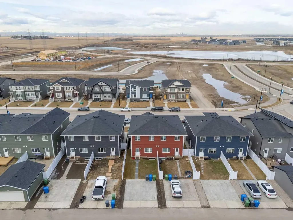 592 Dawson Drive Chestermere AB T1X 2X1