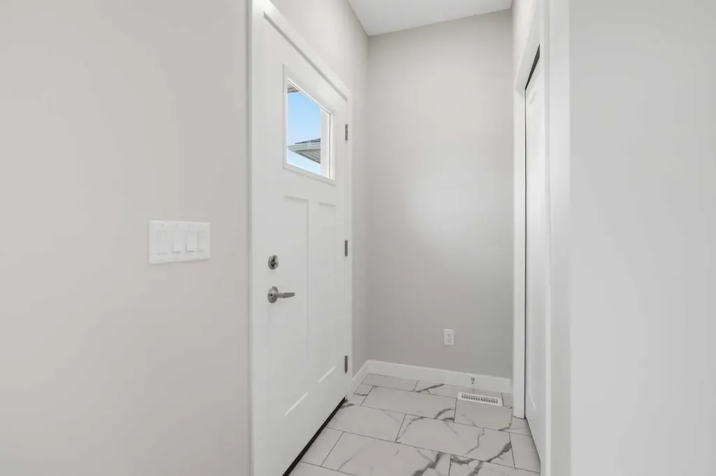 592 Dawson Drive Chestermere AB T1X 2X1